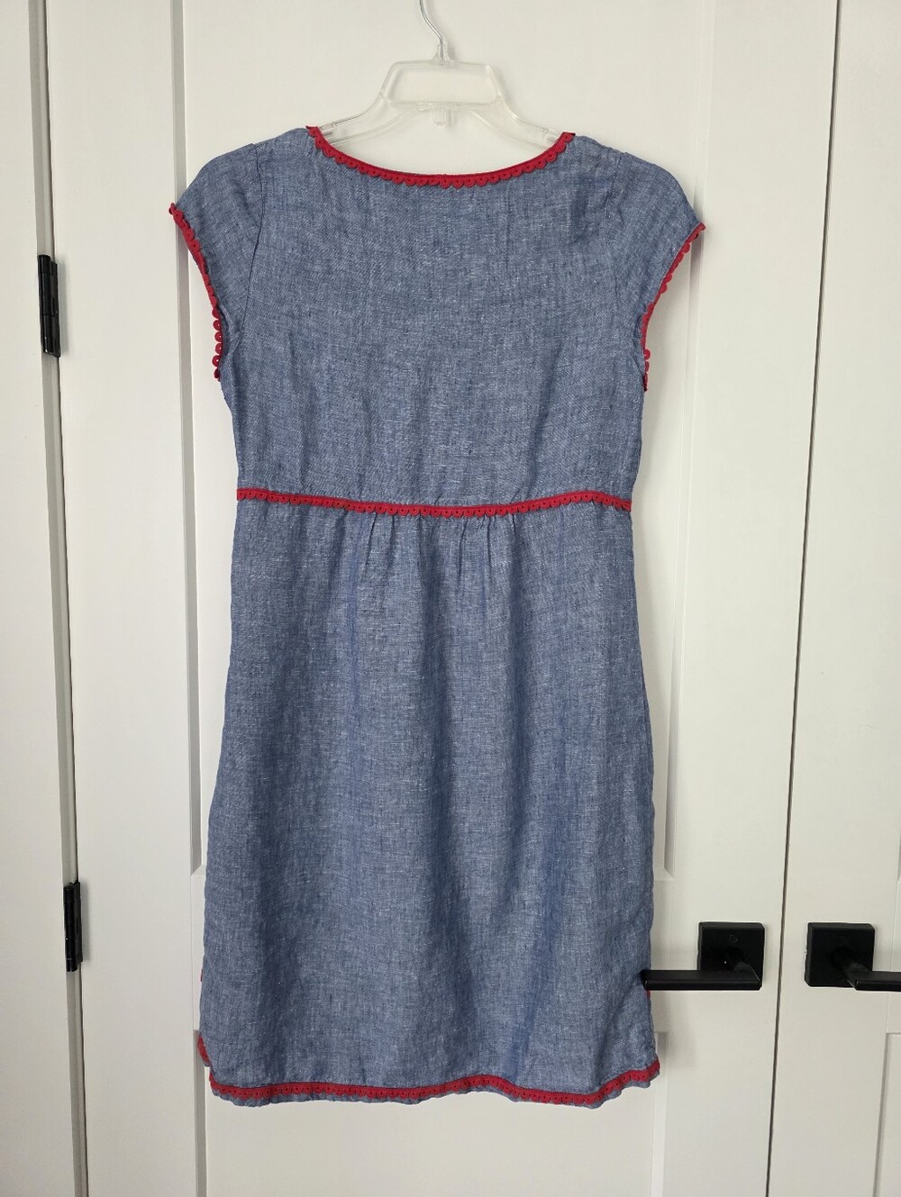Boden Chambrey Linen Blue Embroidered Shift Dress with Red Floral Accents US 4 - Picture 5 of 16
